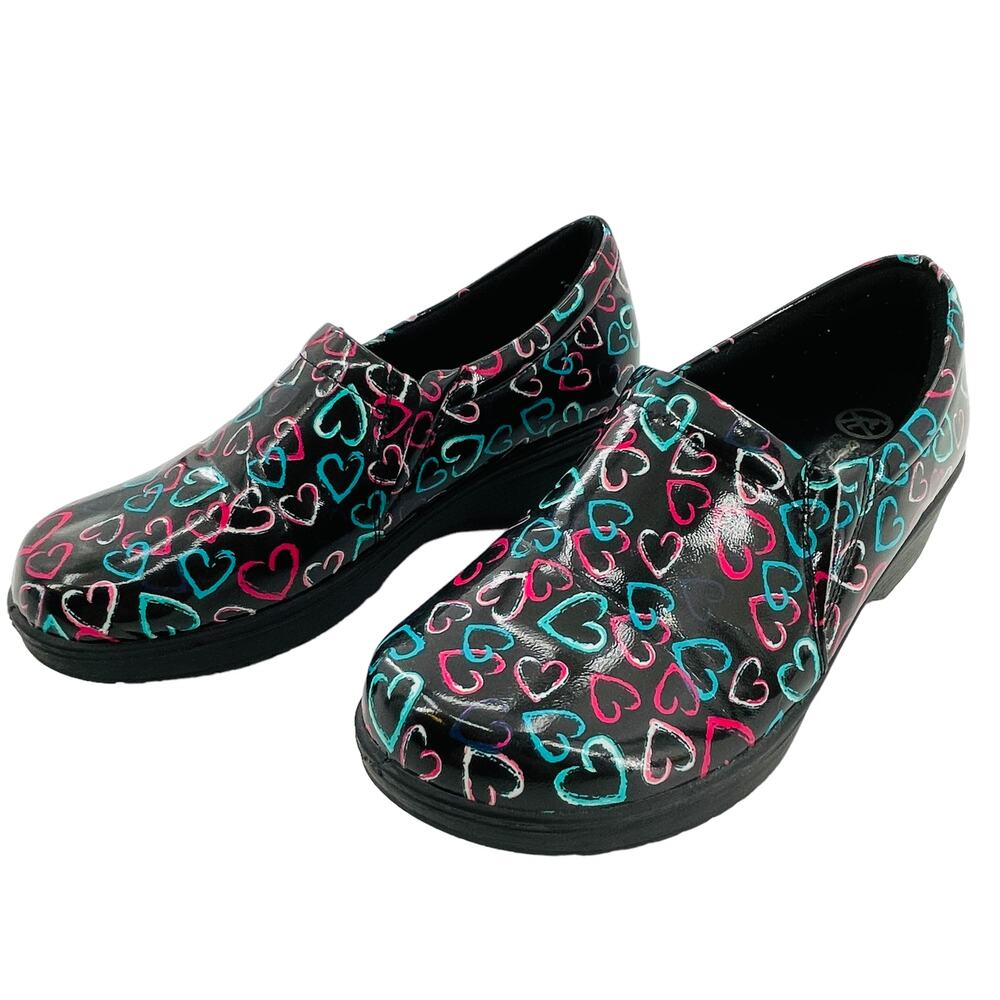 Easy Works by Easy Street Tiffany Black Pink Aqua Hearts Comfort Clogs Shoes 7W - Picture 3 of 12